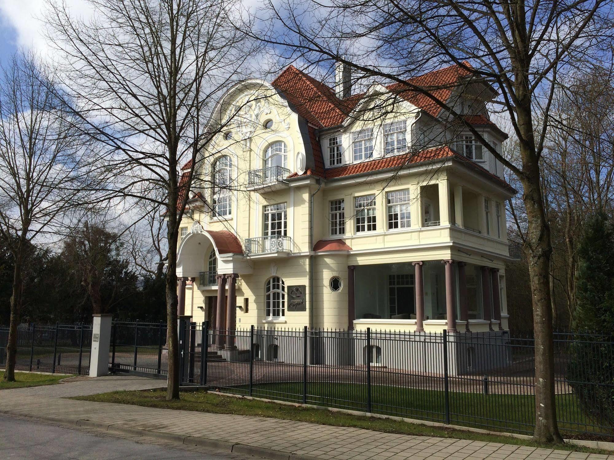 Appartements Am Kurpark Bad Pyrmont Dış mekan fotoğraf